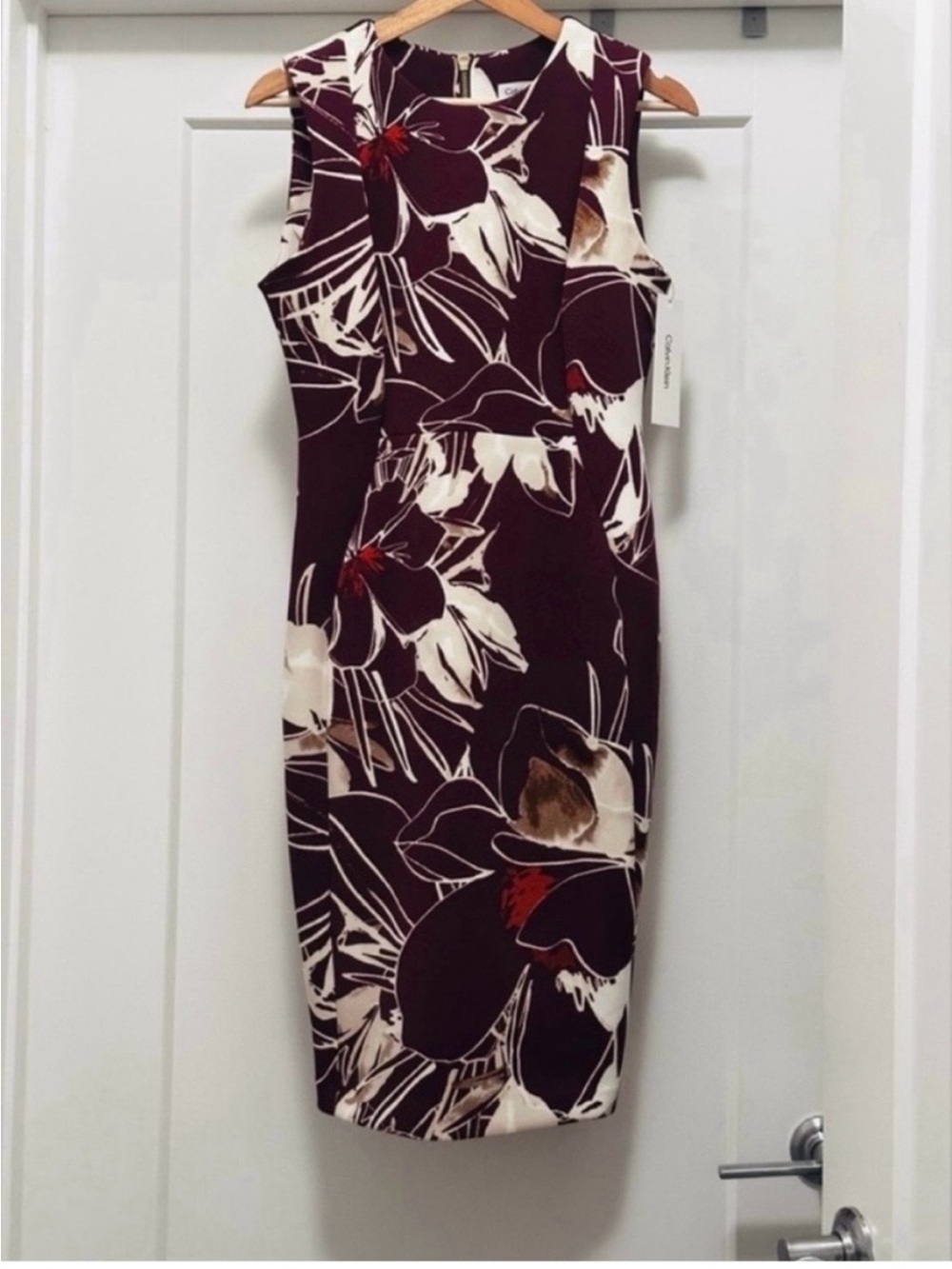 🌺 NWT! Maroon, Tan, & Beige CALVIN KLEIN Floral Sleeveless Sheath Dress - Size 8